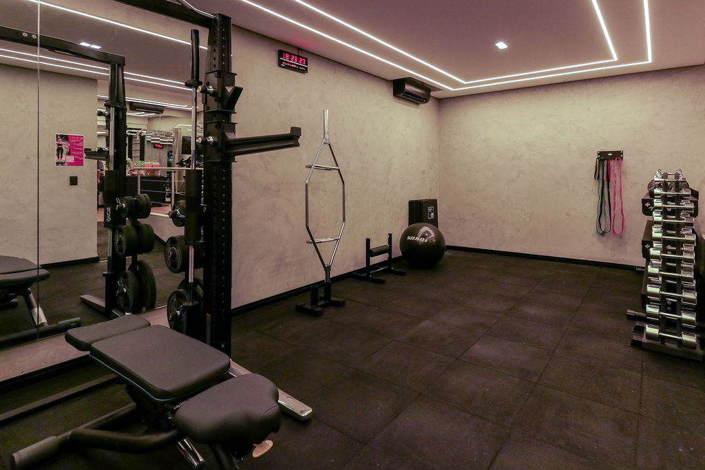 Área de treinamento funcional do Studio Favale&Pink